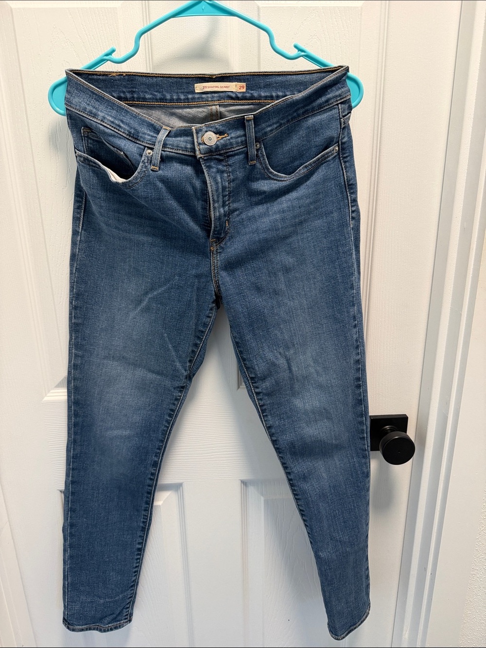 Levi's Slim Skinny Jeans in Mid Blue